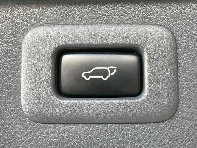 ヴェルファイア ２．４Ｚ　ゴールデンアイズ　禁煙車　純正８型ＨＤＤナビ　後席モニター　ＴＲＤエアロ　クルーズコントロール　両側電動ドア　ハーフレザー　電動リア　クリアランスソナー　ＨＩＤヘッド　バックカメラ　ＥＴＣ　純正１８インチアルミ（8枚目）