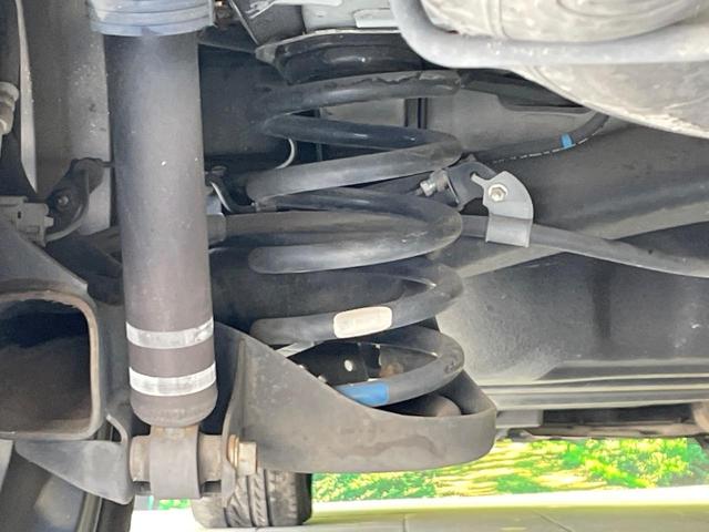 ヴェルファイア ２．４Ｚ　ゴールデンアイズ　禁煙車　純正８型ＨＤＤナビ　後席モニター　ＴＲＤエアロ　クルーズコントロール　両側電動ドア　ハーフレザー　電動リア　クリアランスソナー　ＨＩＤヘッド　バックカメラ　ＥＴＣ　純正１８インチアルミ（27枚目）