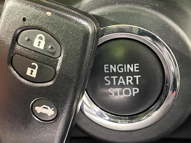 ８６ ＧＴリミテッド　禁煙車　ＳＤナビ　６速マニュアル車　クルーズコントロール　ハーフレザー　シートヒーター　ＨＩＤヘッド　バックカメラ　ＥＴＣ　純正１７インチアルミ　スマートキー　オートエアコン（10枚目）