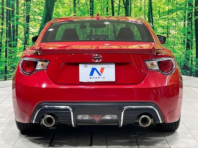８６ ＧＴリミテッド　禁煙車　ＳＤナビ　６速マニュアル車　クルーズコントロール　ハーフレザー　シートヒーター　ＨＩＤヘッド　バックカメラ　ＥＴＣ　純正１７インチアルミ　スマートキー　オートエアコン（17枚目）