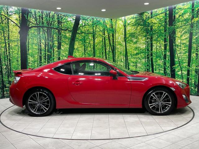 ８６ ＧＴリミテッド　禁煙車　ＳＤナビ　６速マニュアル車　クルーズコントロール　ハーフレザー　シートヒーター　ＨＩＤヘッド　バックカメラ　ＥＴＣ　純正１７インチアルミ　スマートキー　オートエアコン（24枚目）