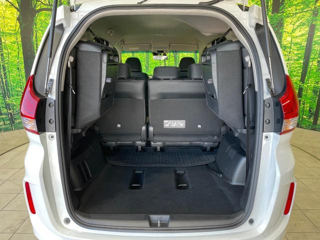 フリードハイブリッド ハイブリッド・Gホンダセンシング 禁煙車 両側電動ドア 純正9インチSDナビ バックカメラ 衝突被害軽減システム ハーフレザーシート 前席シートエアコン ドラレコ スマートキー LEDヘッド ETC クルコン 純正15インチアルミ(10枚目)