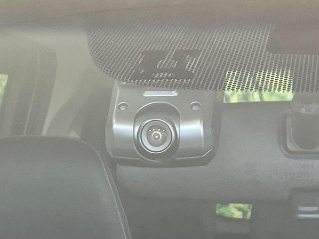 フリードハイブリッド ハイブリッド・Gホンダセンシング 禁煙車 両側電動ドア 純正9インチSDナビ バックカメラ 衝突被害軽減システム ハーフレザーシート 前席シートエアコン ドラレコ スマートキー LEDヘッド ETC クルコン 純正15インチアルミ(22枚目)