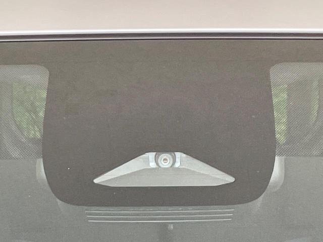 シエンタ ハイブリッドX 登録済み未使用車 電動スライドドア トヨタセーフティセンス レーダークルーズ コーナーセンサー LEDヘッド オートマチックハイビーム 車線逸脱警報 オートエアコン スマートキー(3枚目)