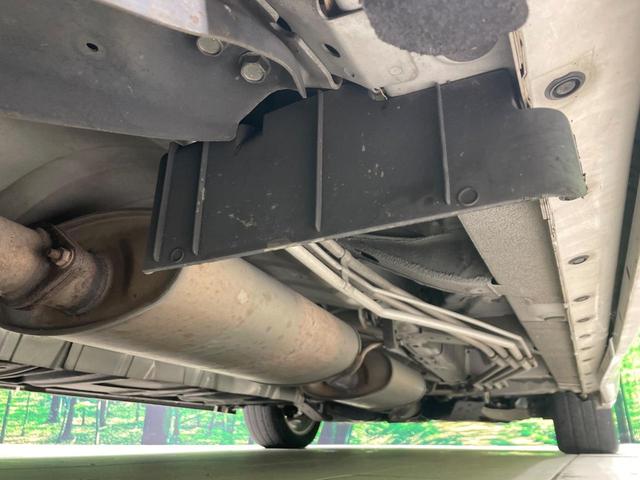 エルグランド ３５０ハイウェイスター　両側電動ドア　純正ＳＤナビ　全周囲カメラ　１００Ｖ電源　禁煙車　ハーフレザーシート　スマートキー　ＨＩＤヘッド　ビルトインＥＴＣ　純正１８インチアルミ　オートエアコン　リアエアコン　ＣＤ　フルセグ（31枚目）