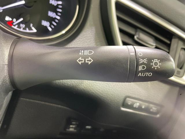 エクストレイル ２０Ｘ　ハイブリッド　エマージェンシーブレーキＰ　４ＷＤ　純正ＳＤナビ　バックカメラ　衝突被害軽減システム　禁煙車　電動リアゲート　ハーフレザーシート　ドラレコ　スマートキー　ＬＥＤヘッド　ビルトインＥＴＣ　純正１７インチアルミ　オートライト（46枚目）