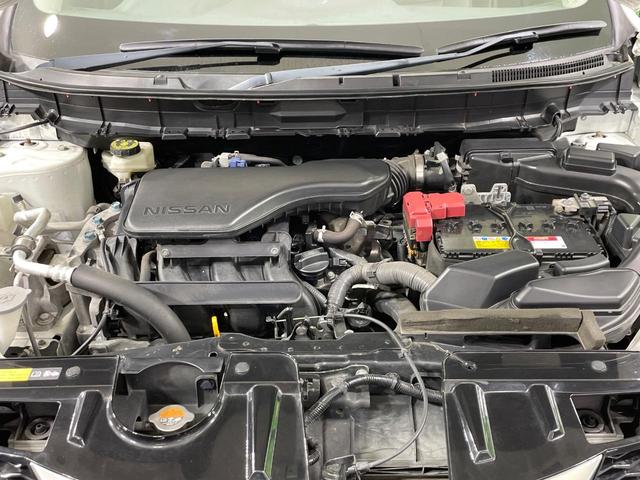 エクストレイル ２０Ｘｔｔ　エマージェンシーブレーキパッケージ　純正ＳＤナビ　全周囲カメラ　禁煙車　電動リアゲート　レザー調シート　ドラレコ　コーナーセンサー　スマートキー　ＬＥＤヘッド　ビルトインＥＴＣ　クルコン　純正１８インチアルミ　オートライト（18枚目）