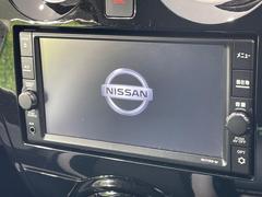 【純正ナビ】人気の純正ナビを装備しております。ナビの使いやすさはもちろん、オーディオ機能も充実！キャンプや旅行はもちろん、通勤や買い物など普段のドライブも楽しくなるはず♪ 3