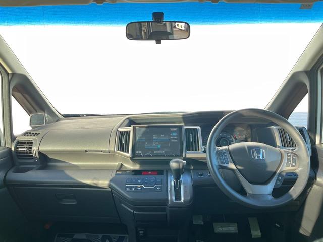 ステップワゴン Ｇ　コンフォートセレクション　純正ナビ　両側電動ドア　バックカメラ　禁煙車　ＨＩＤヘッド　ビルトインＥＴＣ　クルコン　オートエアコン　純正１６インチアルミ　ＣＤ　ＤＶＤ再生　フルセグ（2枚目）