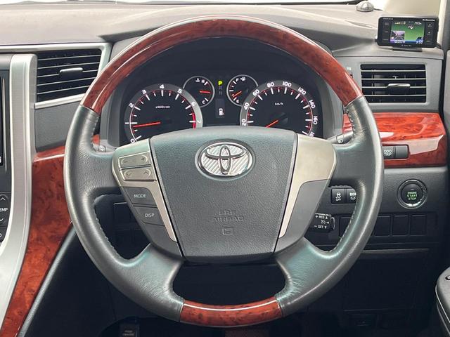 ヴェルファイア ２．４Ｚ　プラチナムセレクション　両側電動ドア　後席モニター　バックカメラ　禁煙車　ドラレコ　スマートキー　ＬＥＤヘッド　ビルトインＥＴＣ　クルコン　オートライト　オートエアコン　純正１８インチアルミ　ＣＤ　ＤＶＤ再生　フルセグ（12枚目）