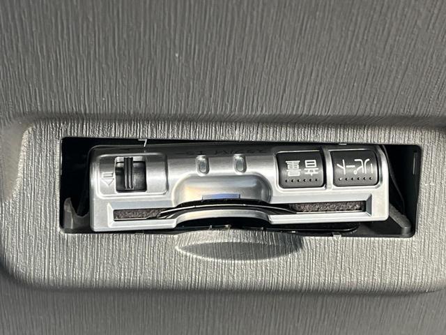 プリウスアルファ Sツーリングセレクション モデリスタエアロ SDナビ クルーズコントロール Bluetooth再生 ETC スマートキー オートエアコン ドアバイザー(6枚目)