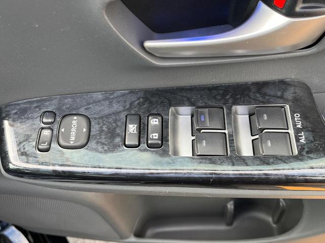 プリウスアルファ Sツーリングセレクション モデリスタエアロ SDナビ クルーズコントロール Bluetooth再生 ETC スマートキー オートエアコン ドアバイザー(32枚目)