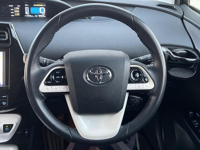 プリウス Aプレミアム ツーリングセレクション 純正ナビ バックカメラ 衝突被害軽減システム 100V電源 レーダークルーズ 禁煙車 レザーシート パワーシート コーナーセンサー スマートキー LEDヘッド ビルトインETC オートハイビーム(8枚目)