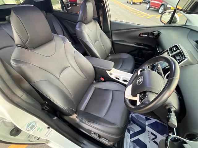 プリウス Aプレミアム ツーリングセレクション 純正ナビ バックカメラ 衝突被害軽減システム 100V電源 レーダークルーズ 禁煙車 レザーシート パワーシート コーナーセンサー スマートキー LEDヘッド ビルトインETC オートハイビーム(9枚目)