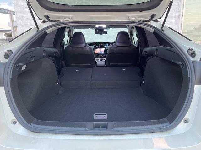 プリウス Aプレミアム ツーリングセレクション 純正ナビ バックカメラ 衝突被害軽減システム 100V電源 レーダークルーズ 禁煙車 レザーシート パワーシート コーナーセンサー スマートキー LEDヘッド ビルトインETC オートハイビーム(11枚目)