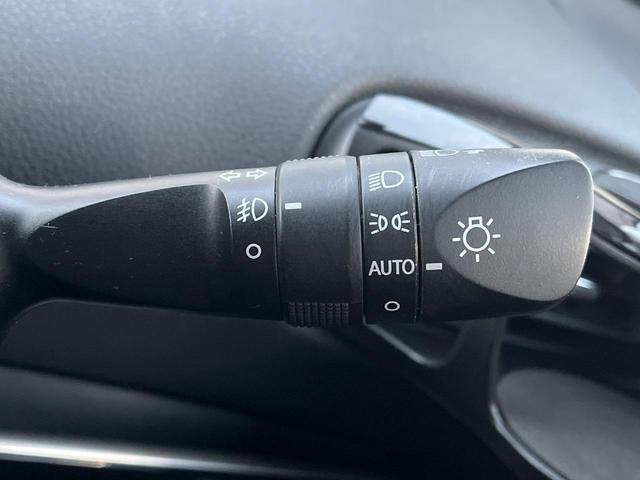 プリウス Aプレミアム ツーリングセレクション 純正ナビ バックカメラ 衝突被害軽減システム 100V電源 レーダークルーズ 禁煙車 レザーシート パワーシート コーナーセンサー スマートキー LEDヘッド ビルトインETC オートハイビーム(32枚目)