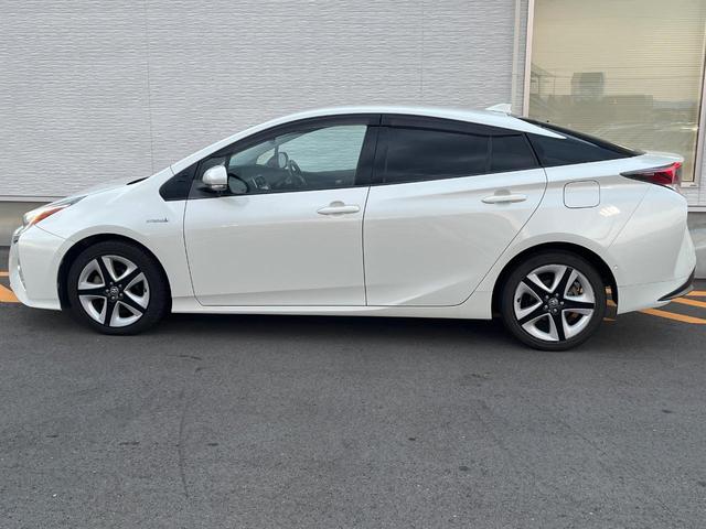 プリウス Aプレミアム ツーリングセレクション 純正ナビ バックカメラ 衝突被害軽減システム 100V電源 レーダークルーズ 禁煙車 レザーシート パワーシート コーナーセンサー スマートキー LEDヘッド ビルトインETC オートハイビーム(42枚目)