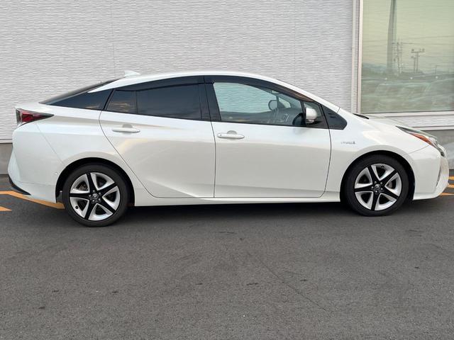 プリウス Aプレミアム ツーリングセレクション 純正ナビ バックカメラ 衝突被害軽減システム 100V電源 レーダークルーズ 禁煙車 レザーシート パワーシート コーナーセンサー スマートキー LEDヘッド ビルトインETC オートハイビーム(43枚目)