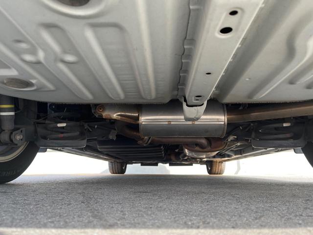 ヴォクシー ZS 煌 純正SDナビ 両側電動ドア バックカメラ 禁煙車 ドラレコ LEDヘッド ビルトインETC オートライト デュアルエアコン 純正16インチアルミ Bluetooth CD DVD再生(19枚目)