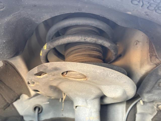 ヴォクシー ZS 煌 純正SDナビ 両側電動ドア バックカメラ 禁煙車 ドラレコ LEDヘッド ビルトインETC オートライト デュアルエアコン 純正16インチアルミ Bluetooth CD DVD再生(20枚目)