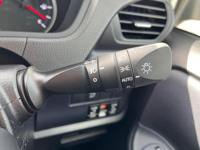 ヴォクシー ZS 煌 純正SDナビ 両側電動ドア バックカメラ 禁煙車 ドラレコ LEDヘッド ビルトインETC オートライト デュアルエアコン 純正16インチアルミ Bluetooth CD DVD再生(29枚目)