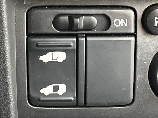 フリード GH メモリーナビ 電動スライドドア バックカメラ 禁煙車 HIDヘッド ETC オートライト オートエアコン 純正15インチアルミ CD DVD再生 地デジ(5枚目)