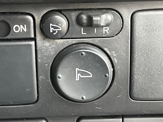 フリード GH メモリーナビ 電動スライドドア バックカメラ 禁煙車 HIDヘッド ETC オートライト オートエアコン 純正15インチアルミ CD DVD再生 地デジ(6枚目)