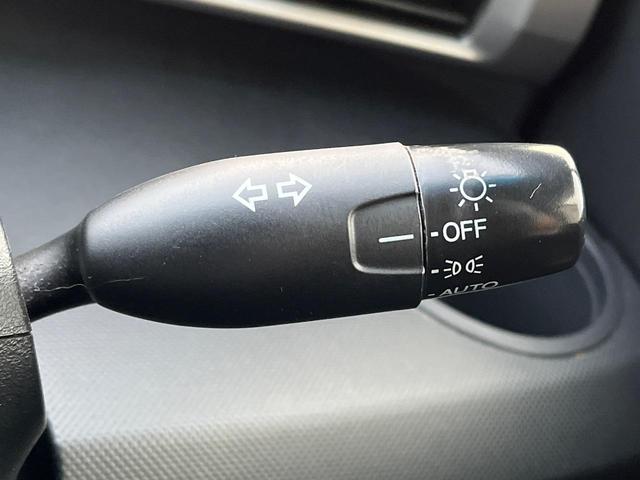 フリード GH メモリーナビ 電動スライドドア バックカメラ 禁煙車 HIDヘッド ETC オートライト オートエアコン 純正15インチアルミ CD DVD再生 地デジ(27枚目)