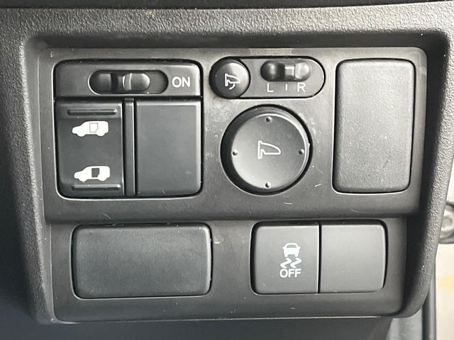 フリード GH メモリーナビ 電動スライドドア バックカメラ 禁煙車 HIDヘッド ETC オートライト オートエアコン 純正15インチアルミ CD DVD再生 地デジ(29枚目)