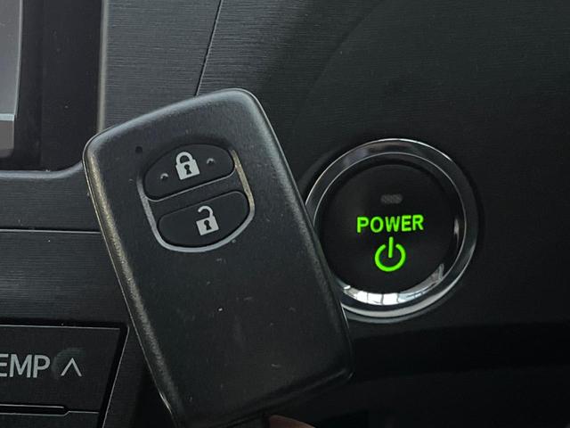 プリウス Ｓ　純正ナビ　バックカメラ　ドラレコ　スマートキー　ビルトインＥＴＣ　純正１５インチアルミ　オートライト　オートエアコン　ＣＤ　地デジ（7枚目）