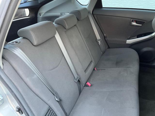 プリウス Ｓ　純正ナビ　バックカメラ　ドラレコ　スマートキー　ビルトインＥＴＣ　純正１５インチアルミ　オートライト　オートエアコン　ＣＤ　地デジ（12枚目）