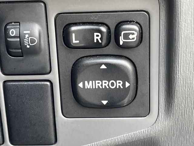 プリウス Ｓ　純正ナビ　バックカメラ　ドラレコ　スマートキー　ビルトインＥＴＣ　純正１５インチアルミ　オートライト　オートエアコン　ＣＤ　地デジ（22枚目）