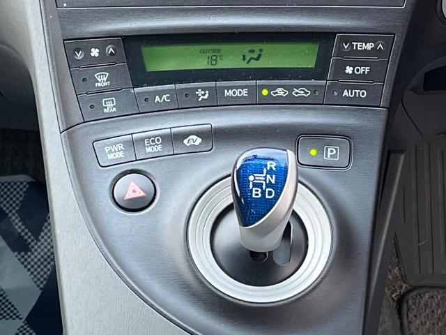 プリウス Ｓ　純正ナビ　バックカメラ　ドラレコ　スマートキー　ビルトインＥＴＣ　純正１５インチアルミ　オートライト　オートエアコン　ＣＤ　地デジ（28枚目）