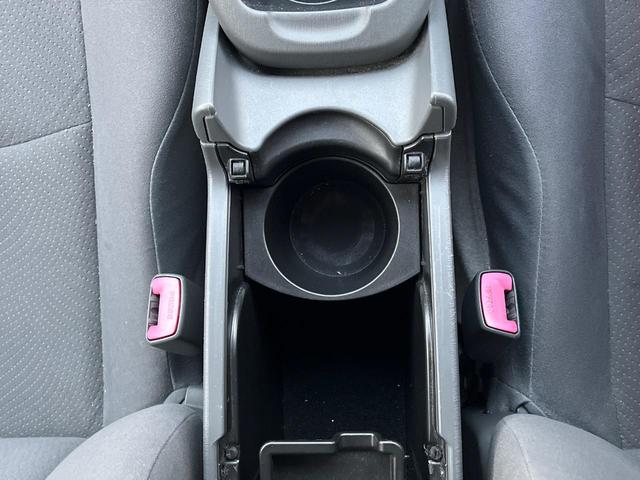 プリウス Ｓ　純正ナビ　バックカメラ　ドラレコ　スマートキー　ビルトインＥＴＣ　純正１５インチアルミ　オートライト　オートエアコン　ＣＤ　地デジ（36枚目）