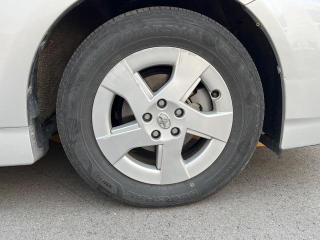 プリウス Ｓ　純正ナビ　バックカメラ　ドラレコ　スマートキー　ビルトインＥＴＣ　純正１５インチアルミ　オートライト　オートエアコン　ＣＤ　地デジ（53枚目）