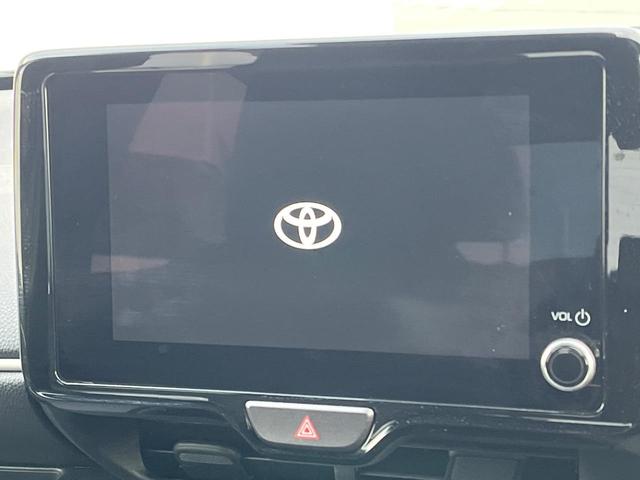 ヤリス ハイブリッドＺ　純正ディスプレイオーディオ　バックカメラ　レーダークルーズ　禁煙車　ハーフレザーシート　ドラレコ　コーナーセンサー　ＬＥＤヘッド　ビルトインＥＴＣ　オートライト　オートエアコン　Ｂｌｕｅｔｏｏｔｈ（3枚目）