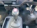 　４ＷＤ　軽トラック　ＭＴ　エアコン　運転席エアバッグ（25枚目）