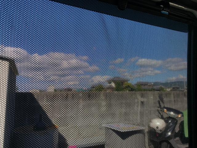 Ｎ－ＢＯＸカスタム ２トーンカラースタイル　Ｇ・ターボＬパッケージ　社外ＳＤナビ　Ｂカメラ　前後ドラレコ　両電スラ　フルセグ　クルコン　ＥＴＣ　ＢＴオーディオ　シートヒータ　ステリモ　スマートキー　　Ａライト　後席テーブル　フォグ　ＳＲＳエアバッグ　マットバイザー（21枚目）