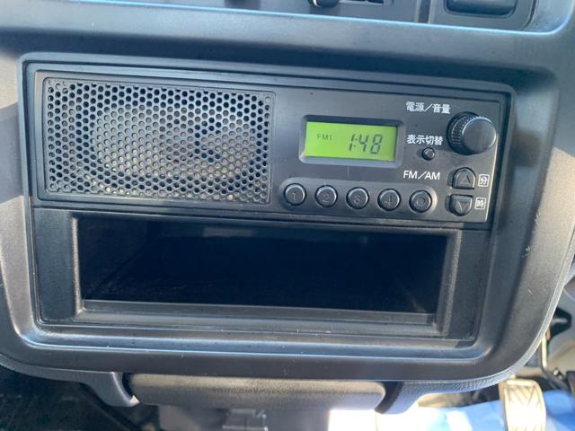 キャリイトラック KCエアコン・パワステ トラック660KCエアコン・パワステ3方開 4WD5速MT 荷台マット ゲ-トプロテクタ- 鳥居付 ヘッドライトレベライザ- フロアマット AM/FMラジオ ルームクリーニング済車検整備付き(5枚目)