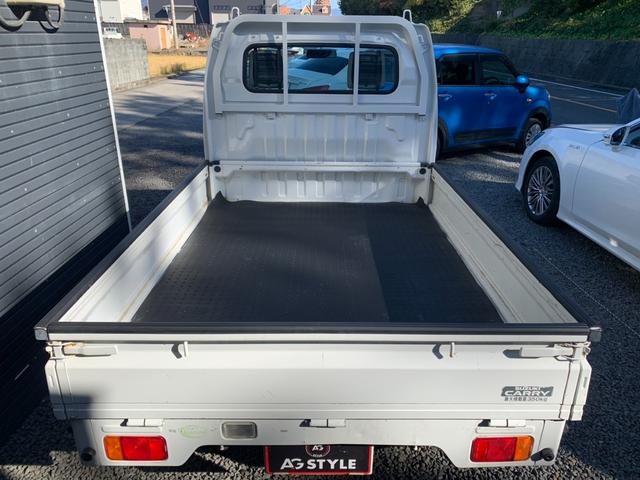 キャリイトラック KCエアコン・パワステ トラック660KCエアコン・パワステ3方開 4WD5速MT 荷台マット ゲ-トプロテクタ- 鳥居付 ヘッドライトレベライザ- フロアマット AM/FMラジオ ルームクリーニング済車検整備付き(33枚目)