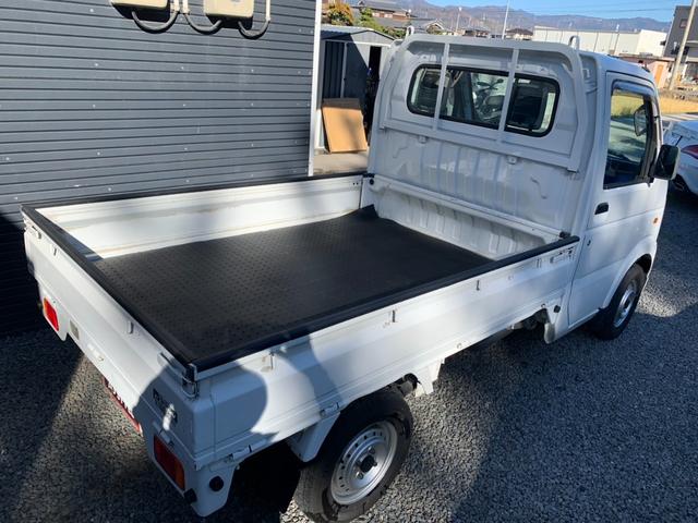 キャリイトラック KCエアコン・パワステ トラック660KCエアコン・パワステ3方開 4WD5速MT 荷台マット ゲ-トプロテクタ- 鳥居付 ヘッドライトレベライザ- フロアマット AM/FMラジオ ルームクリーニング済車検整備付き(39枚目)