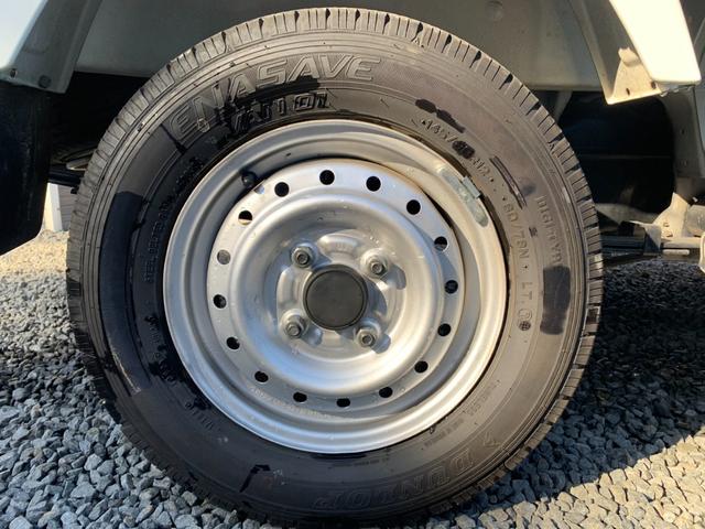 キャリイトラック KCエアコン・パワステ トラック660KCエアコン・パワステ3方開 4WD5速MT 荷台マット ゲ-トプロテクタ- 鳥居付 ヘッドライトレベライザ- フロアマット AM/FMラジオ ルームクリーニング済車検整備付き(40枚目)