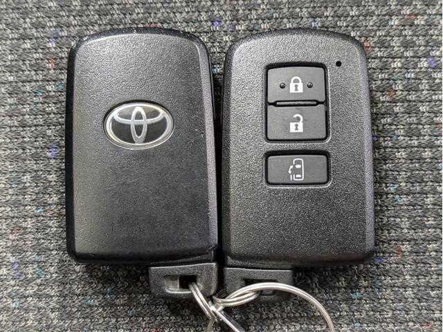 シエンタ ハイブリッドＸ　メモリーナビ　バックカメラ　衝突被害軽減システム　ＥＴＣ　電動スライドドア　乗車定員７人　３列シート　ワンオーナー　アイドリングストップ（19枚目）