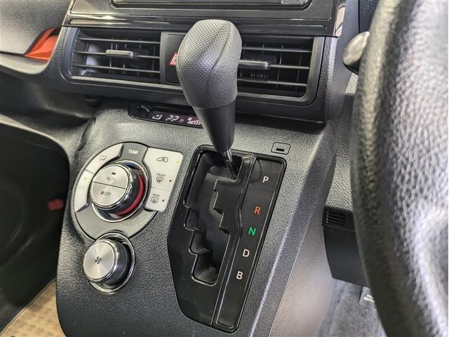 シエンタ ハイブリッドＸ　メモリーナビ　バックカメラ　衝突被害軽減システム　ＥＴＣ　電動スライドドア　乗車定員７人　３列シート　ワンオーナー　アイドリングストップ（29枚目）