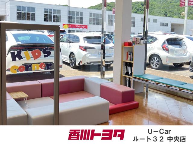 カローラツーリング ハイブリッド　ダブルバイビー　フルセグ　メモリーナビ　ミュージックプレイヤー接続可　バックカメラ　衝突被害軽減システム　ＥＴＣ　ドラレコ　ＬＥＤヘッドランプ　記録簿　アイドリングストップ（45枚目）