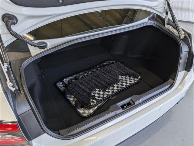 クラウンハイブリッド RSアドバンス 革シート フルセグ メモリーナビ DVD再生 ミュージックプレイヤー接続可 バックカメラ 衝突被害軽減システム ETC ドラレコ LEDヘッドランプ ワンオーナー フルエアロ アイドリングストップ(16枚目)