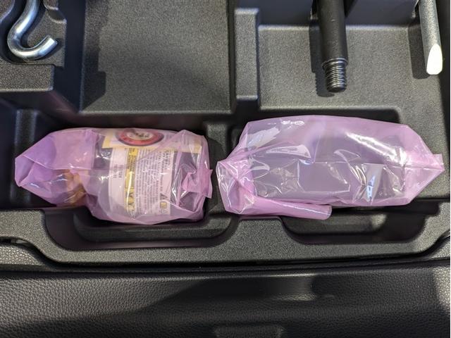 クラウンハイブリッド RSアドバンス 革シート フルセグ メモリーナビ DVD再生 ミュージックプレイヤー接続可 バックカメラ 衝突被害軽減システム ETC ドラレコ LEDヘッドランプ ワンオーナー フルエアロ アイドリングストップ(33枚目)