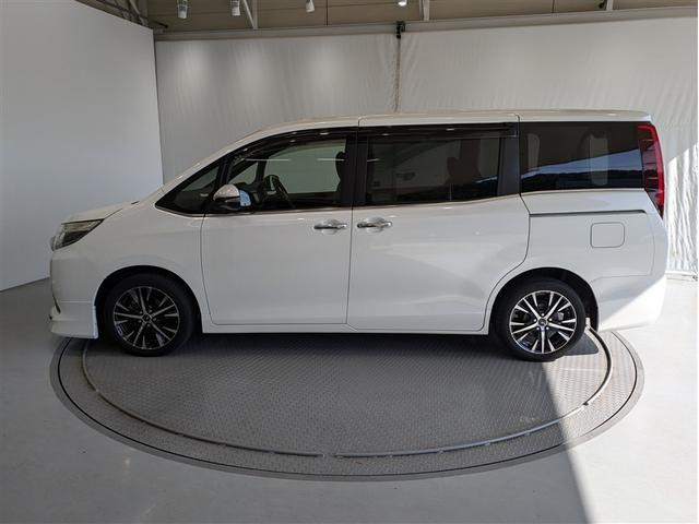 エスクァイア Ｘｉ　ワンセグ　メモリーナビ　バックカメラ　ＥＴＣ　電動スライドドア　ＬＥＤヘッドランプ　乗車定員７人　３列シート　ワンオーナー　アイドリングストップ（3枚目）