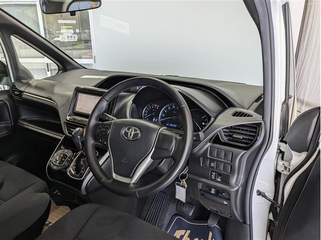 エスクァイア Ｘｉ　ワンセグ　メモリーナビ　バックカメラ　ＥＴＣ　電動スライドドア　ＬＥＤヘッドランプ　乗車定員７人　３列シート　ワンオーナー　アイドリングストップ（4枚目）