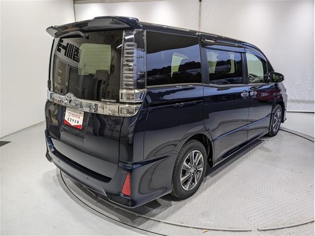 ヴォクシー ＺＳ　煌ＩＩＩ　フルセグ　メモリーナビ　ＤＶＤ再生　ミュージックプレイヤー接続可　後席モニター　バックカメラ　衝突被害軽減システム　ＥＴＣ　両側電動スライド　ＬＥＤヘッドランプ　乗車定員７人　３列シート　ワンオーナー（2枚目）